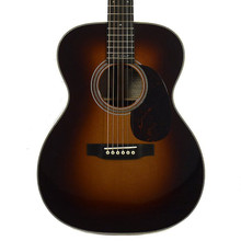 Martin 000-28EC Eric Clapton Signature Acoustic Guitar in Sunburst (20254) - Image 3