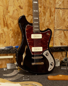 Orangewood Del Sol Baritone Semi-Hollow Electric Guitar in Pitch Black - Image 2