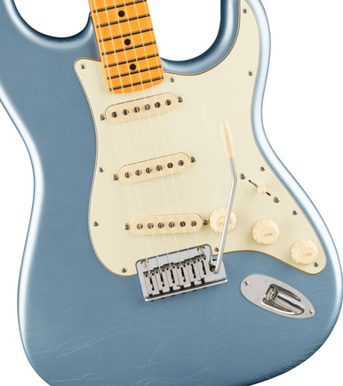 Fender Limited Edition American Ultra Luxe Vintage ‘60s Stratocaster in Ice Blue Metallic - Image 6