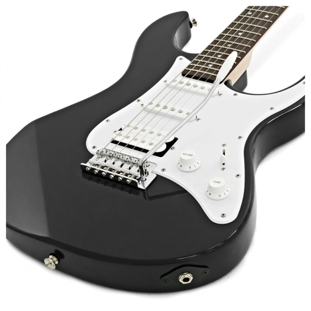Yamaha Pacifica 012 Black & Line 6 Spider V 20 Pack