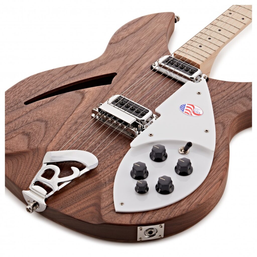 Rickenbacker 330 Semi Hollow Walnut