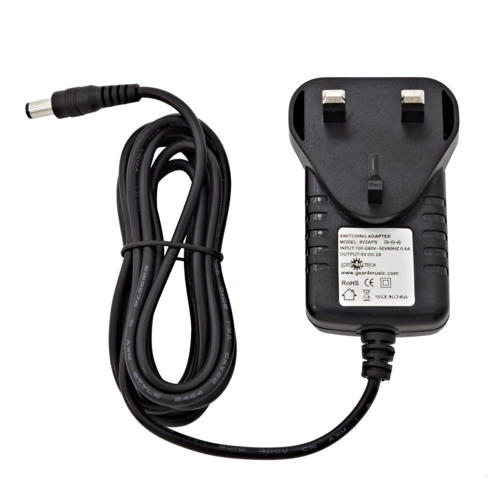 3 Way Daisy Chain Cable and 9V Power Supply by Gear4music