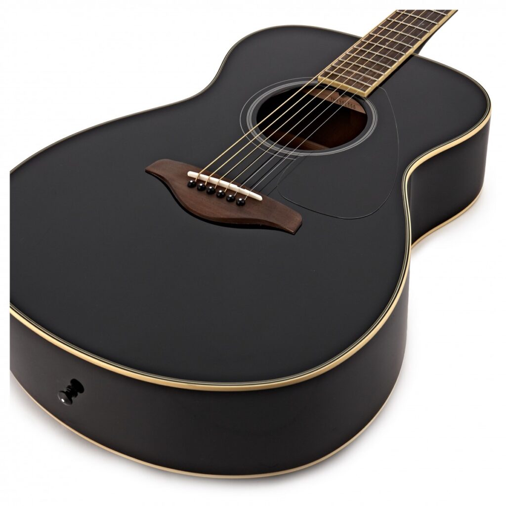 Yamaha FS820II Black