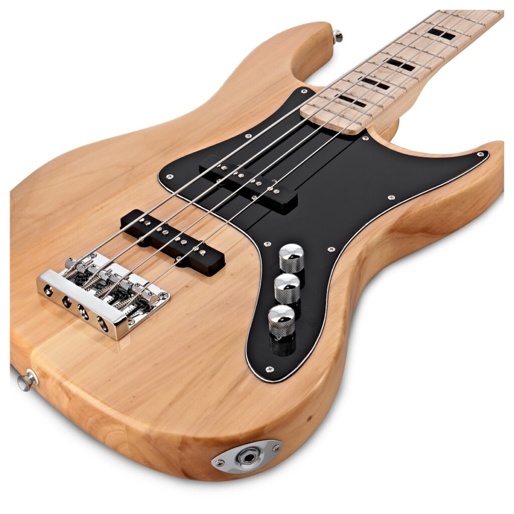 LA II Bass Guitar Natural 15W Bass Amp Pack