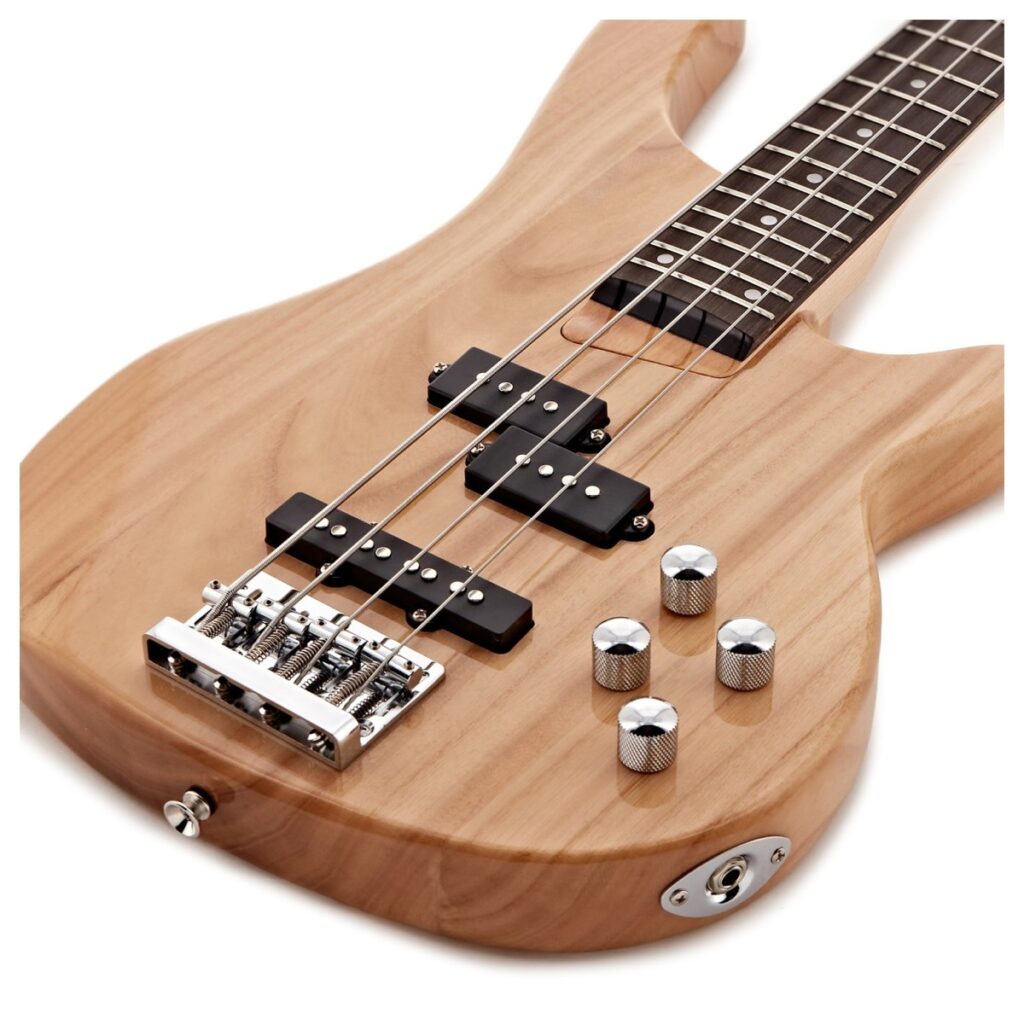 Chicago Bass Guitar Natural 15W Bass Amp & Accessory Pack