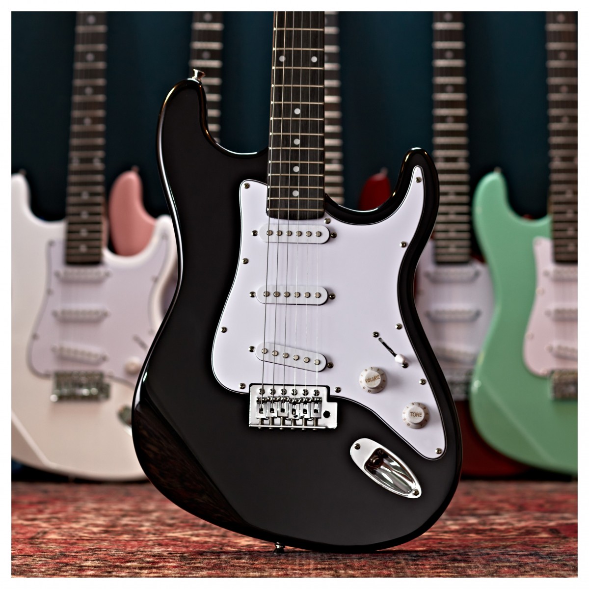 LA Electric Guitar Black 15W Guitar Amp & Ultimate Accessory Pack